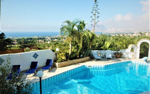 Villa Lo Capo: Azul, Piscina, Recurso, Mueble Para Exteriores, Mueble, Eco Hotel, Silla, Hacienda, Sunlounger, Maceta
