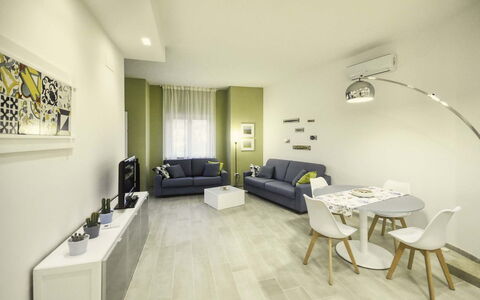 Casa Primavera: Mueble, Diseño De Interiores, Piso, Suelo, Pared, Sofá, Techo, Madera, Habitación, Sala