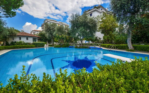 Casa Primavera: Piscina, Recurso, Barrio Residencial, Inmuebles, Hacienda, Jardín, Eco Hotel, Mansión, Villa, Paisajismo