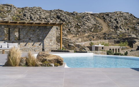 The Mykonian Castle: Material Compuesto, Hormigón, Pared De Piedra, Afloramiento, Loseta, Piscina, Losa