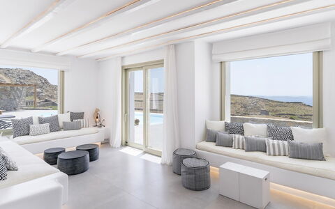 The Mykonian Castle: Mueble, Diseño De Interiores, Departamento, Sala, Arrojar La Almohada, Sofá, Silla, Diseño, Hotel