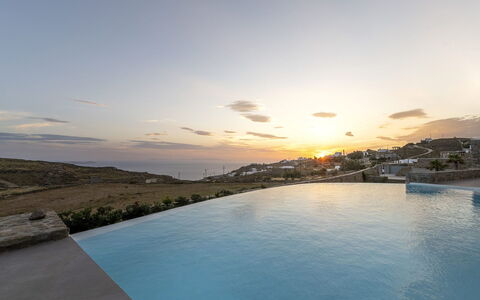 The Mykonian Castle: Azul, Horizonte, Piscina, Oscuridad, Noche, Amanecer, Puesta De Sol, Recurso, Ciudad De Vacaciones