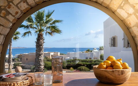 Villa Ayra: Mar, Recurso, Mueble Para Exteriores, Maceta, Oceano, Silla, Costa, Planta De Casa, Sombra, Hacienda
