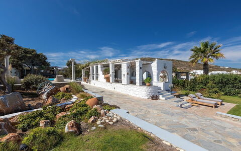 Villa Emera: Paisajismo, Jardín, Inmuebles, Hacienda, Hormigón, Sombra, Losa, Yarda, Villa