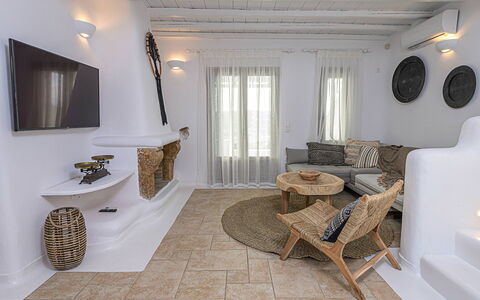 Villa Valentine: Pared, Diseño De Interiores, Mueble, Piso, Techo, Suelo, Casa, Encendiendo, Habitación, Sala