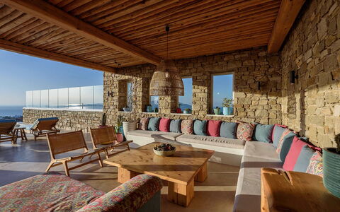 Villa Joy: Pared, Madera, Mueble, Arquitectura, Pared De Piedra, Silla, Ladrillo, Recurso, Sala
