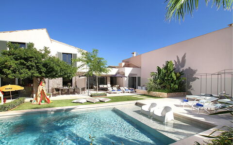Villa Amaranta: Piscina, Barrio Residencial, Recurso, Casa, Inmuebles, Eco Hotel, Material Compuesto, Thermae, Mueble Para Exteriores, Villa