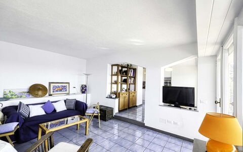 Casa Lubrense: Mueble, Diseño De Interiores, Piso, Pared, Suelo, Sofá, Habitación, Techo, Sala, Departamento