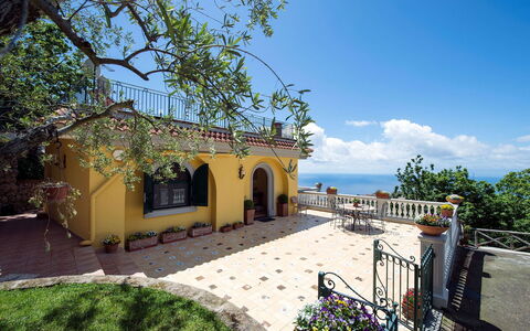 Villa Tortuga: Hacienda, Balcón, Inmuebles, Villa, Porche, Planta De Casa, Balaustre, Patio, Arcade, Mansión
