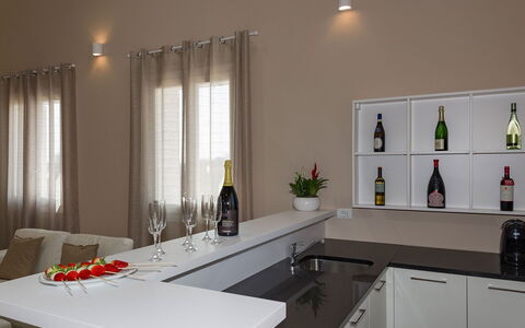 Villa Monsummano: Mueble, Diseño De Interiores, Mostrador, Encendiendo, Cocina, Techo, Casa, Lámpara, Piso, Gabinetes