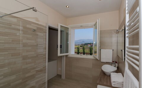 Villa Monsummano: Piso, Suelo, Diseño De Interiores, Arreglo De Tubería, Techo, Encendiendo, Casa, Habitación, Plomería, Baño