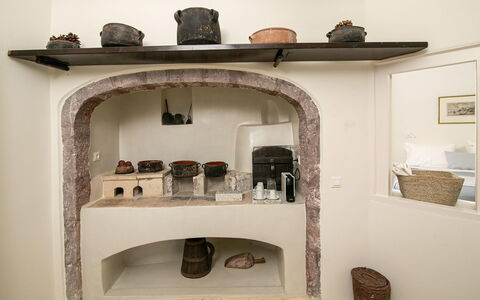 Palea: Diseño De Interiores, Mueble, Estantería, Estante, Habitación, Material Natural, Cocina, Hogar, Estufa, Manchas De Madera
