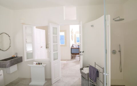 Mide: Diseño De Interiores, Piso, Pared, Suelo, Techo, Mueble, Arreglo De Tubería, Habitación, Encendiendo, Baño