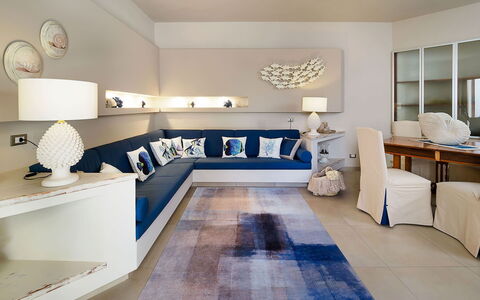 Mulberry House: Mueble, Diseño De Interiores, Piso, Sofá, Suelo, Sala, Habitación, Departamento, Textil, Techo