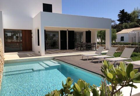 Nure Villa 2: Piscina, Casa, Barrio Residencial, Casa, Arquitectura, Puerta, Recurso, Suelo, Inmuebles, Eco Hotel