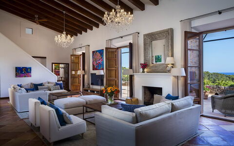 Villa Mallorca: Mueble, Diseño De Interiores, Silla, Mesa, Piso, Casa, Suelo, Sofá, Sala, Departamento