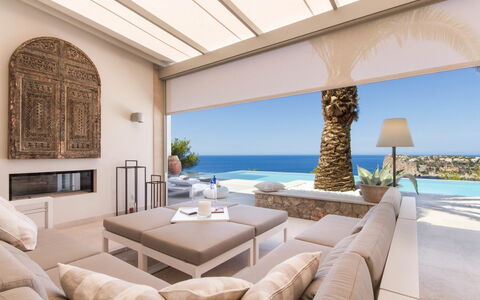 Villa Luce: Mueble, Diseño De Interiores, Sofá, Piso, Suelo, Techo, Casa, Recurso, Sala