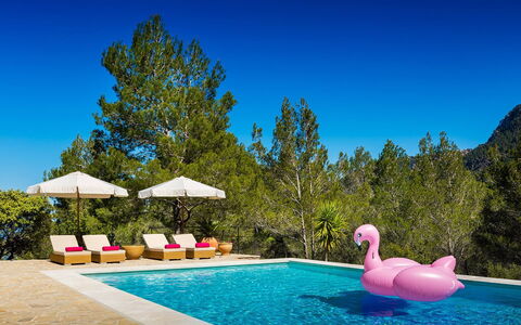 Villa Carlos: Piscina, Ocio, Recurso, Mueble Para Exteriores, Paraguas, Sunlounger, Eco Hotel, Vacaciones, Ciudad De Vacaciones, Sillón
