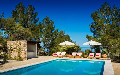 Villa Carlos: Azul, Piscina, Recurso, Sombra, Eco Hotel, Paisajismo, Villa, Mueble Para Exteriores, Casa De Campo