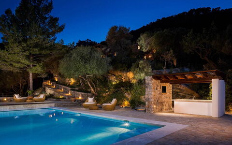 Villa Carlos: Piscina, Recurso, Eco Hotel, Mueble Para Exteriores, Fuente De Agua, Sombra, Losa, La Iluminación Del Paisaje, Paisajismo, Hacienda