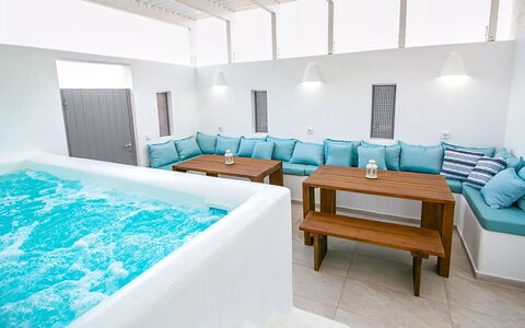Maison Nica: Suelo, Mueble, Piscina, Recurso, Ocio, Hotel, Mueble Para Exteriores, Diseño, Sombra, Eco Hotel