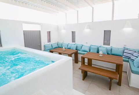Maison Nica: Suelo, Mueble, Piscina, Recurso, Ocio, Mueble Para Exteriores, Sombra, Hotel, Diseño, Villa