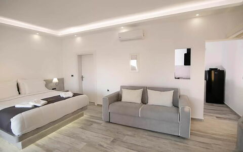 Maison Nira: Mueble, Piso, Suelo, Diseño De Interiores, Departamento, Casa, Habitación, Sofá, Cama