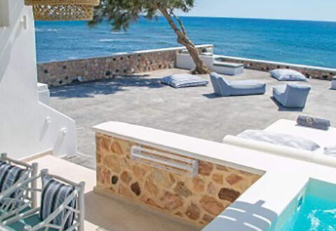 Maison Nira: Azul, Recurso, Mueble Para Exteriores, Mar, Piscina, Sombra, Diseño, Zona Tropical, Sunlounger, Villa