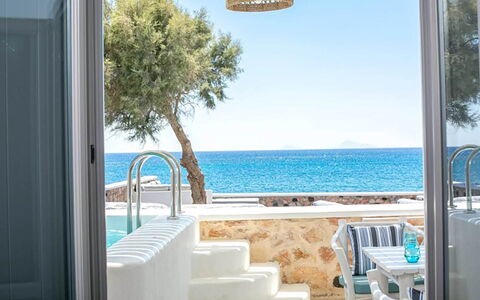 Maison Ranya: Mueble, Mar, Silla, Recurso, Costa, Oceano, Material Natural, Sombra, Diseño, Mueble Para Exteriores