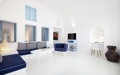 Maison Sivota: Azul, Mueble, Departamento, Silla, Sala, Diseño, Hotel, Hazme, Sofá