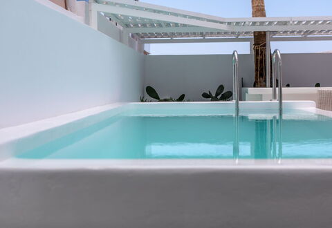 Mansion Orny: Piscina, Material Compuesto, Arreglo De Tubería, Recurso, Hotel, Villa, Eco Hotel, Bañera