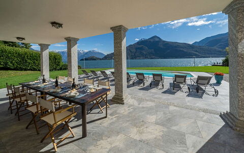 Villa Angela: Montaña, Mueble, Cordillera, Silla, Sombra, Recurso, Mueble Para Exteriores, Valle, Cresta, Piscina
