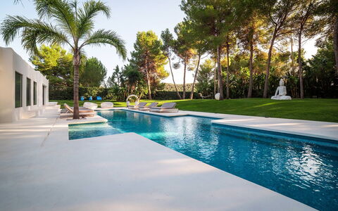 Villa Sound: Piscina, Recurso, Material Compuesto, Eco Hotel, Jardín, Sombra, Paisajismo, Fuente De Agua, Ocio