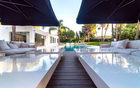 Villa Sound: Piscina, Recurso, Mueble Para Exteriores, Eco Hotel, Mueble, Material Compuesto, Sombra, Ocio, Paisajismo