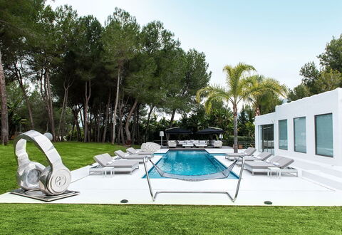 Villa Sound: Piscina, Mueble Para Exteriores, Recurso, Sombra, Jardín, Paisajismo, Sunlounger, Ocio, Diseño