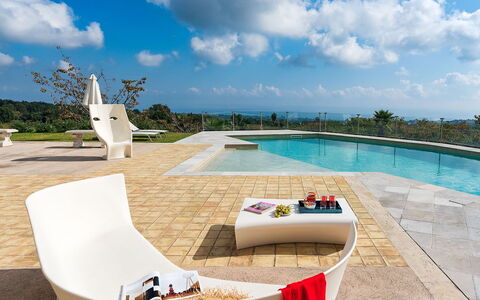 Villa Magical Tower: Mueble, Mueble Para Exteriores, Silla, Recurso, Piscina, Sombra, Eco Hotel, Paraguas, Ocio, Sunlounger