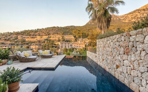 Casa Naomi: Ciudad De Vacaciones, Piscina, Villa, Pueblo De Montaña