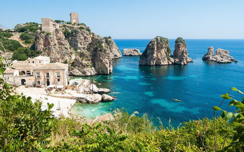 Villa Romy: Agua, Cuerpo De Agua, Costa, Costeras Y Los Accidentes Geográficos Oceánico, Mar, Paisaje Natural, Klippe, Promontorio, Promontorio, Terreno
