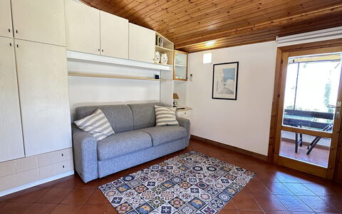 Casa Sally: Mueble, Diseño De Interiores, Piso, Madera, Suelo, Habitación, Sofá, Departamento, Techo, Sala