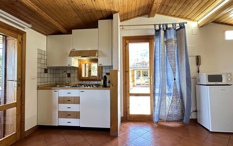 Casa Sally: Madera, Techo, Diseño De Interiores, Mueble, Piso, Cocina, Suelo, Casa, Habitación, Electrodoméstico