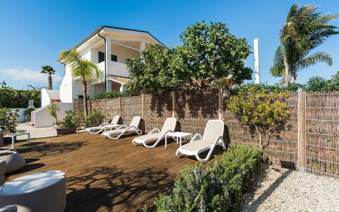Ippocampo: Sombra, Inmuebles, Paisajismo, Balcón, Eco Hotel, Hacienda, Villa, Recurso, Mueble Para Exteriores