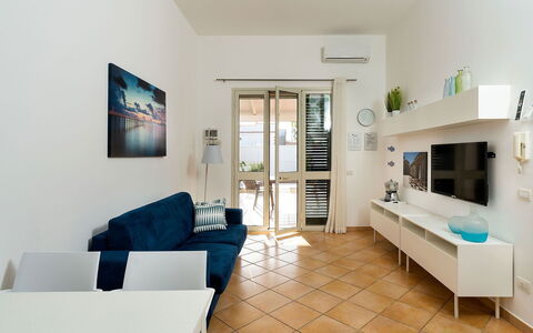 Kalimba: Mueble, Diseño De Interiores, Piso, Suelo, Madera, Techo, Sofá, Habitación, Sala, Departamento