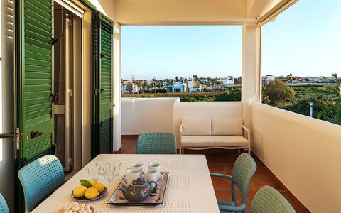 Ninfa: Mueble, Departamento, Silla, Cocina Y Comedor Mesa, Sombra, Balcón, Mueble Para Exteriores, Diseño, Recurso, Eco Hotel