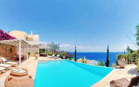 Villa Aspro: Azul, Piscina, Recurso, Eco Hotel, Ocio, Villa, Hotel, Mueble Para Exteriores, Ciudad De Vacaciones, Thermae