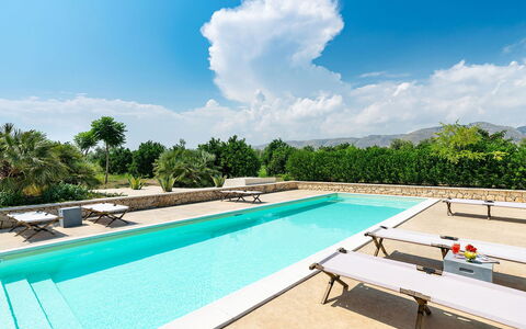 Villa Orangella: Azul, Piscina, Recurso, Material Compuesto, Eco Hotel, Mueble Para Exteriores, Paisajismo, Sombra, Hotel
