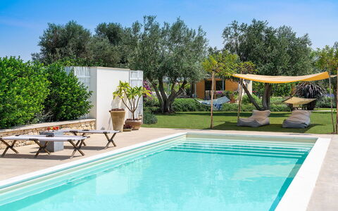 Villa Orangella: Piscina, Recurso, Material Compuesto, Maceta, Mueble Para Exteriores, Eco Hotel, Sombra, Jardín, Planta De Casa, Hacienda