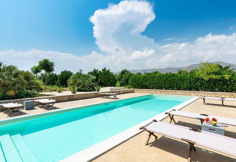 Villa Orangella: Azul, Piscina, Recurso, Material Compuesto, Eco Hotel, Mueble Para Exteriores, Paisajismo, Sombra, Hotel