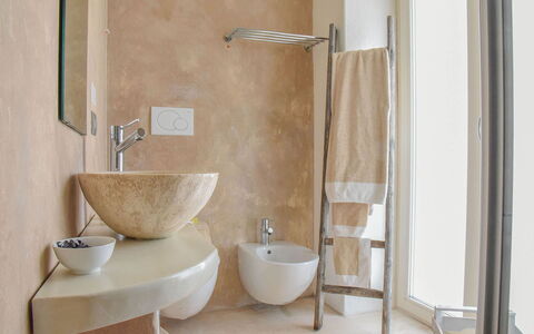Trulli Martina: Pared, Piso, Diseño De Interiores, Arreglo De Tubería, Suelo, Baño, Lavabo Del Baño, Plomería, Habitación, Casa