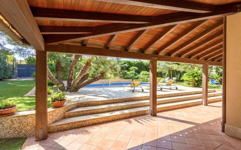 Villa Acquamarina: Madera, Piso, Suelo, Techo, Sombra, Recurso, Haz, Manchas De Madera, Porche, Estructura Al Aire Libre