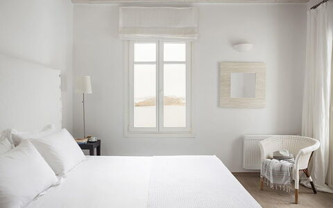 Soleil de Rehnia: Habitación, Mueble, Cama, Lecho, Linos, Sábana, Diseño De Interiores, Textil, Casa, Suelo